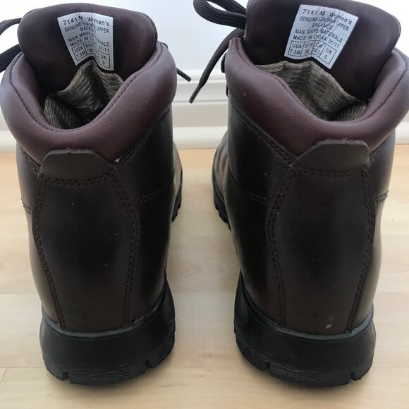 Ladies Vasque Size 7.5 Hiking Boots - Picture 2 of 4